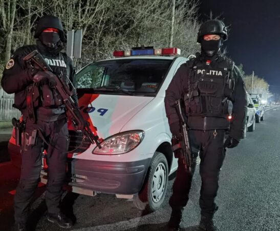 Sute de polițiști,mascați și zeci de radare au împânzit județul Dâmbovița, se acționează 24 din 24 de ore