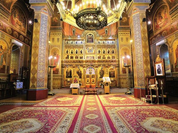 Programul slujbelor care vor fi oficiate la Catedrala din Târgoviște, cu prilejul sărbătorilor Nașterii Domnului, Anului Nou și Botezului Domnului, este următorul: