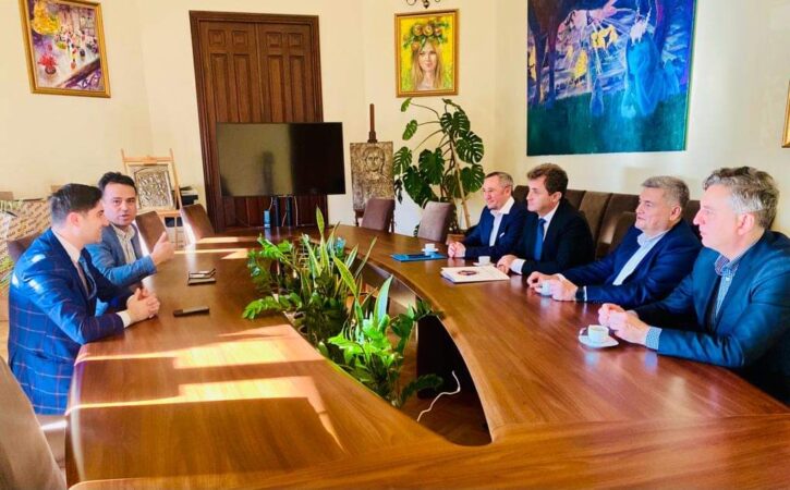 A fost lansat al doilea program postuniversitar „Expert vamal” Autoritatea Vamală Română și Academia de Studii Economice din București lansează al doilea program postuniversitar „Expert vamal”