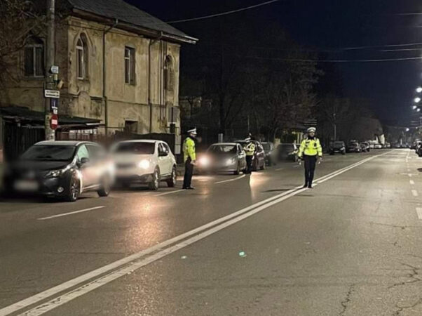 Tot județul Dâmbovița  este împânzit de polițiști, conducerea Inspectoratului de Poliție Județean Dâmbovița a dispus suplimentarea efectivelor în minivacanța ce urmează.