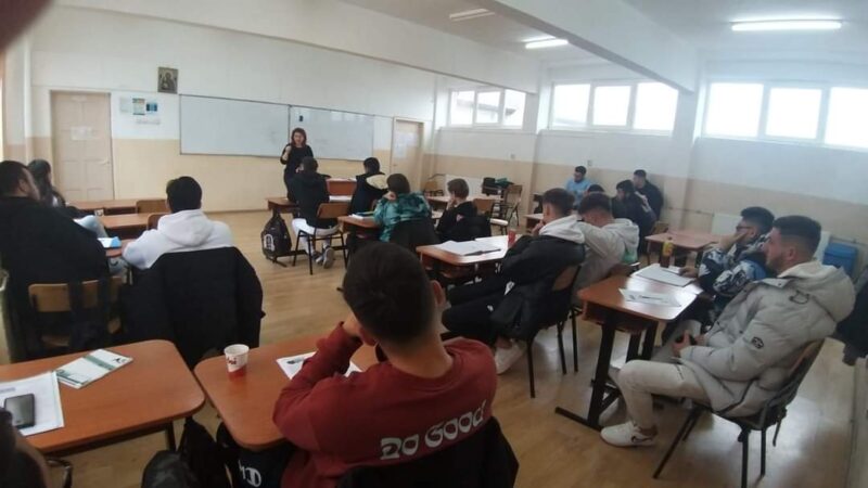 Acest proiect își propune creșterea nivelului de informare  cu privire la riscurile bio-psiho-sociale, inclusiv juridice ale consumului de alcool și droguri ilegale pentru  elevii școlilor de șoferi, elevii liceelor cu profil auto și tinerii care au obținut recent permis de conducere.