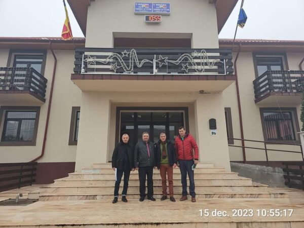 Primarul comunei Malu cu Flori, Ion Constantin  a anunțat public că a obținut finanțare pentru înființarea sistemului de distribuție Gaze Naturale.