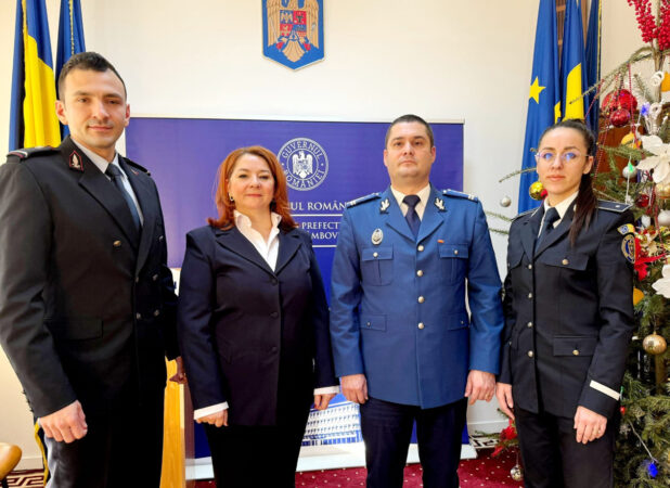 REVELION ÎN SIGURANȚĂ! Polițiștii, jandarmii și pompierii  sunt la datorie de Anul Nou În următoarele zile, precum și în noaptea dintre ani, efectivele polițiștilor din cadrul Inspectoratului de Poliție Județean Dâmbovița au fost suplimentate și vor fi la datorie pentru siguranța comunității
