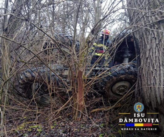 În dimineața de 16 decembrie a.c., polițiștii din cadrul Secției nr. 5 Poliție Rurală Voinești au fost sesizați cu privire la faptul că un bărbat ar fi plecat de la domiciliu cu tractorul, pe raza localității Cândești-Deal, fără a mai reveni. 
