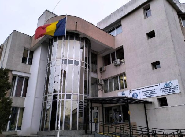 Potrivit datelor făcute publice ieri,  de către AJOFM Dâmbovița, angajatorii din Spaţiul Economic European oferă, prin intermediul