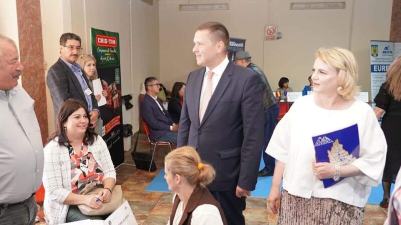 În cele 12 luni parcurse ale anului 2023, ca urmare a implementării Programului Naţional de Ocupare a Forţei de Muncă, prin intermediul