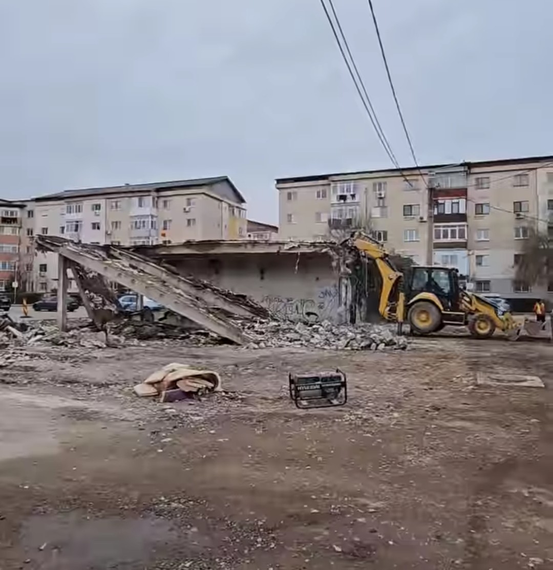 După  cum știm, locurile de parcare sunt o mare problemă, chiar dacă în  ultimii ani, la nivelul municipiului Târgoviște au fost amenajate mai multe parcări, încă mai este nevoie. 