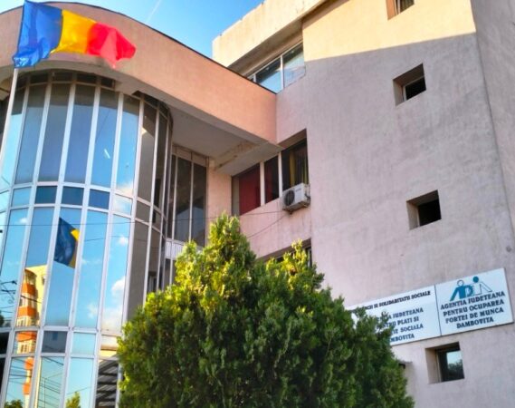 La AJOFM Dâmbovița sunt înregistrate 199 de locuri de muncă vacante, din care 142 sunt pentru persoanele calificate în diverse meserii: