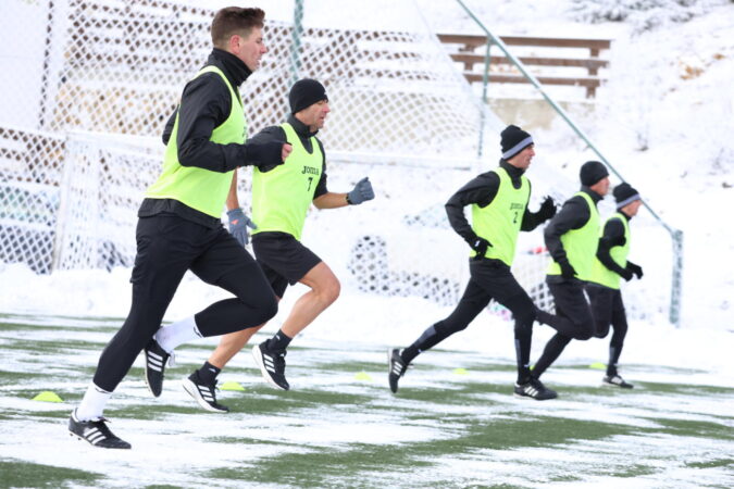 În perioada 8-11 ianuarie, arbitrii şi asistenţii certificaţi VAR, dar şi 20 de observatori de arbitri, au participat la o nouă etapă de testare şi perfecţionare la Cheile Grădiştei.