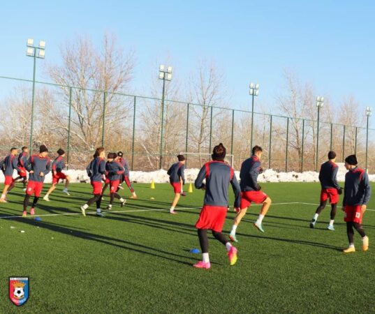 Chindia Târgovişte  continuă antrenamentele  la Complexul Turistic de Natație, Târgoviște.