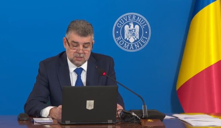 PSD nu a întârziat să anunțe că  va crește de la  450 la 1000 numărul școlilor în care se aplică programul „Masă Caldă” și începe acordarea tichetele educaționale, de 500 de lei, pentru rechizite și îmbrăcăminte