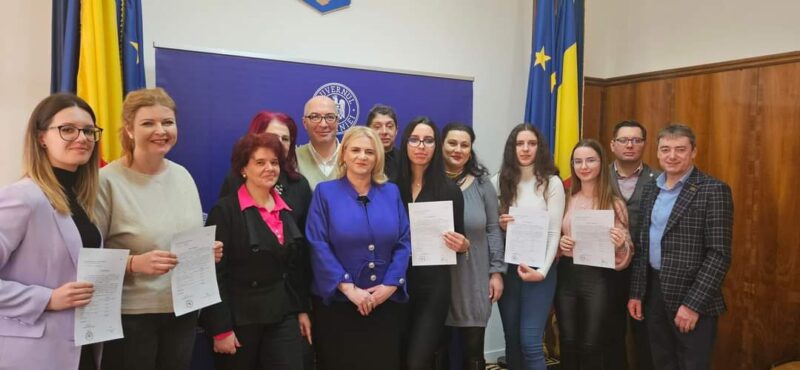 Instituția Prefectului Dâmbovița rămâne un partener de nădejde pentru tinerii studenți și masteranzi, în efectuarea stagiilor de practică Studenții Facultății de Drept și Științe Administrative ai Universității "Valahia" din Târgoviște au avut posibilitatea, pe parcursul mai multor săptămâni