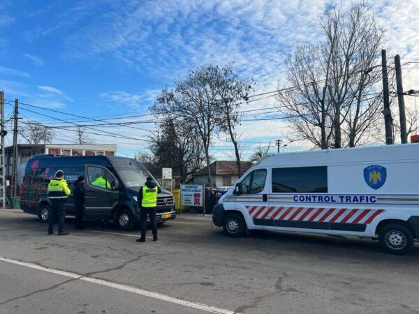 Președintele Autorității Vamale Române, Marcel Simion Mutescu, și inspectorul de stat șef al Inspectoratului de Stat pentru Controlul în Transportul Rutier