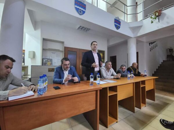 Organizațiile locale ale PSD din Pietrari și  Cornățelu, au conducere  nouă , Vâlcu Mihăiță-Dumitru este, de ieri,  președintele organizației PSD Cornățelu.