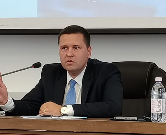 Președintele CJ Dâmbovița, Corneliu Ștefan: 2024 va fi cel puțin la fel de bun ca 2023 Președintele CJ Dâmbovița, Corneliu Ștefan îi asigură pe dâmbovițeni, că investițiile vor continua în ritm susținut iar 2024 va fi cel puțin la fel de bun ca 2023.