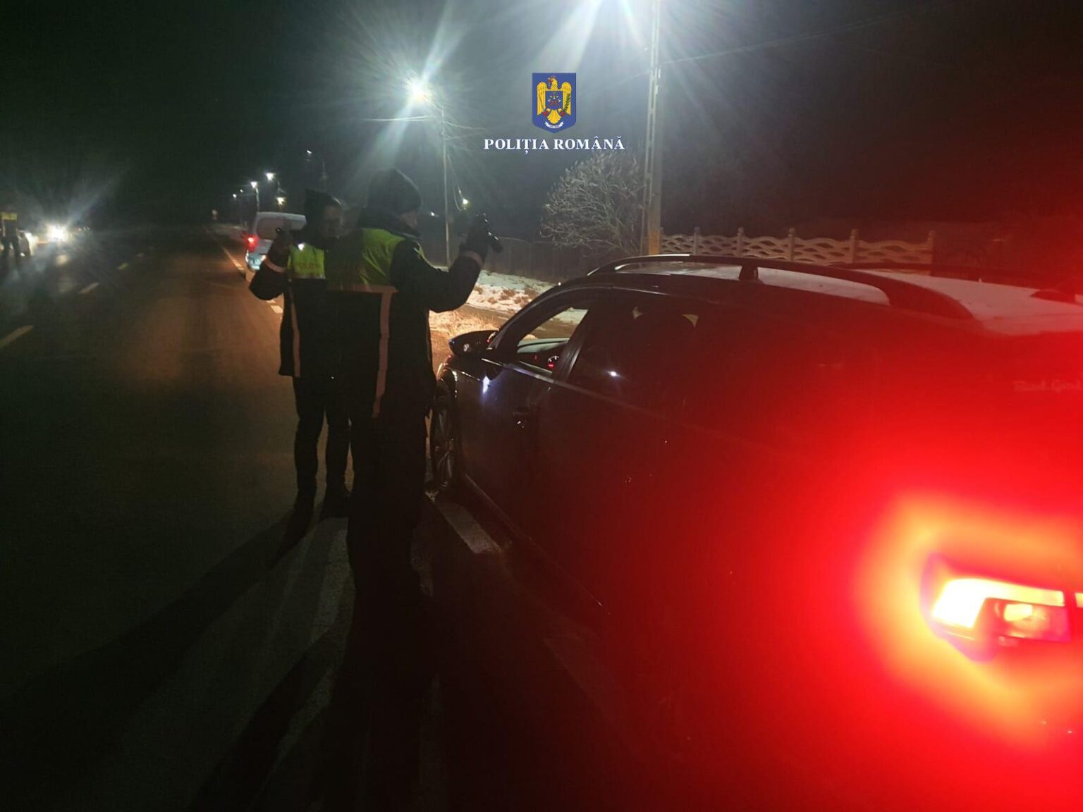 Polițiștii din cadrul Secției nr. 10 Poliție Rurală Petrești au oprit pentru control, pe drumul județean 701, în localitatea Corbii Mari, un autoturism condus de un bărbat de 34 de ani.