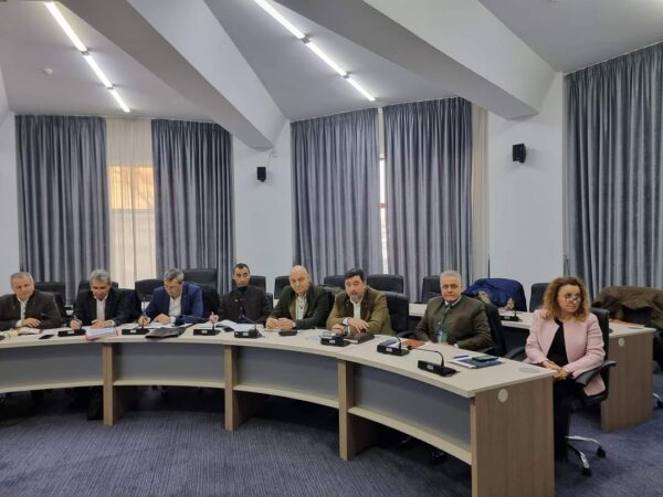 Ministrul Mircea Fechet, secretarul de stat Ionuț Sorin Banciu și echipa MMAP au avut o întâlnire de lucru cu conducerea