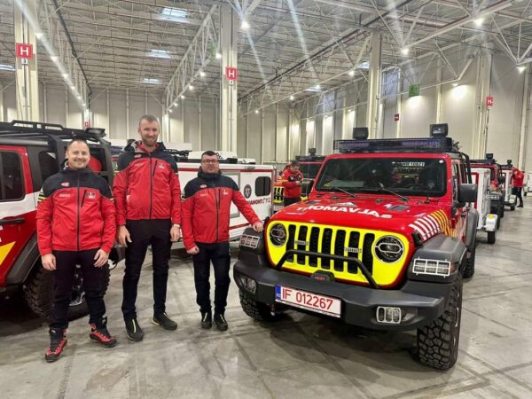 Prin fonduri europene obținute de Ministerul de Interne prin DSU,  au fost dotate cu jeep-uri Wrangler de intervenție, Serviciul Salvamont Dâmbovița