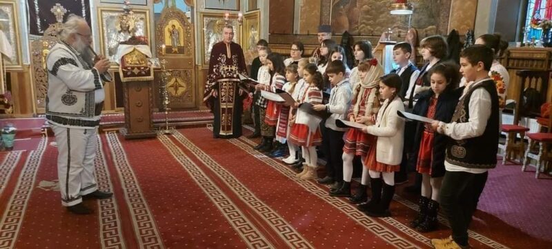 Mica Unire este sărbătorită și în orașul Fieni Astăzi, 24 ianuarie 2024, începând cu ora 10:00, la Biserica "Sf .Nicolae Fieni" vor avea loc o slujbă de mulțumire - Te Deum