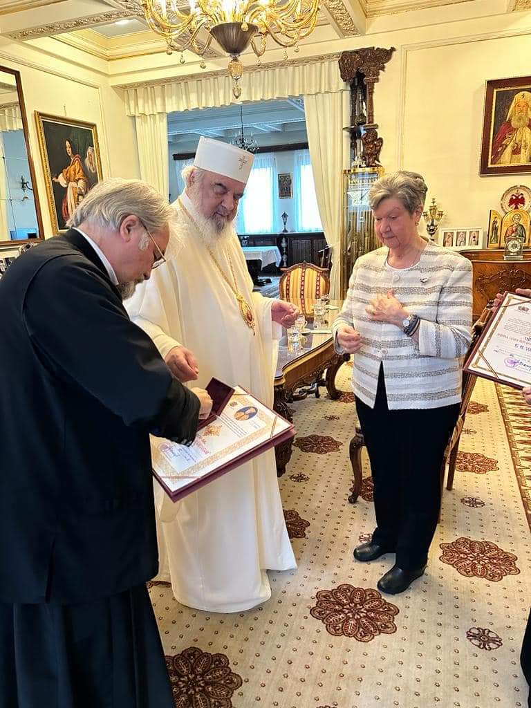 După aproape 40 de ani de activitate preoțească la Geneva, preotul Vergil Vâlcu a revenit definitiv în România, unde domiciliul stabil va fi la București