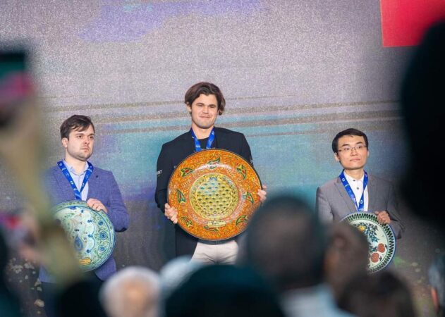 În perioada 26-30 decembrie s-a desfășurat în Uzbekistan cel mai spectaculos campionat mondial de șah.Reprezentanții României la acest turneu au fost Kirill Shevchenko și Richard Rapport.