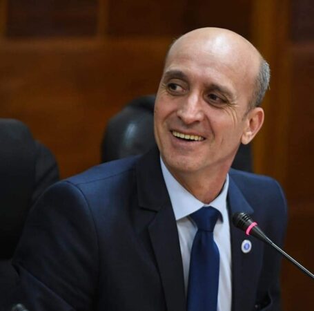 Sorin Ion, secretar de stat în Ministerul Educației, va fi candidatul PNL Dâmbovița pentru Consiliul Județean Dâmbovița, la alegerile locale din 2024.