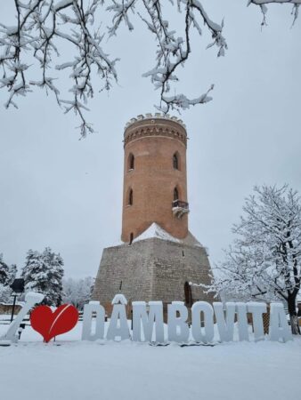 Pe 24 ianuarie, sărbătorim Mica Unire,  un moment de o însemnătate crucială în istoria României, iar Alexandru Ioan Cuza a fost simbolul acestui important eveniment istoric. 