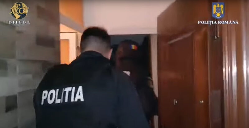 Mascații au descins la proxeneți și traficanți de minori din Dâmbovița, Prahova și Brăila În dimineața de 14 februarie a.c., polițiștii Brigăzii de Combatere a Criminalității Organizate Pitești – Serviciul de Combatere a Traficului de Persoane