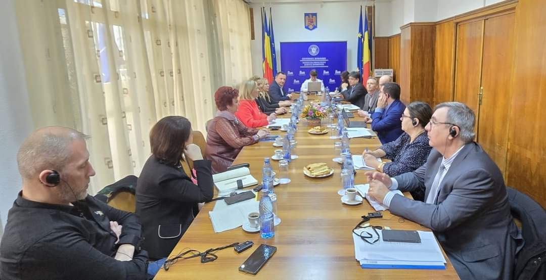 Prefectul județului Dâmbovița, Claudia Gilia alături de șefii de instituții din subordine și reprezentanți ai Guvernului, a fost ieri, gazda delegației OCDE, aflată într-o vizită de lucru în județul Dâmbovița.
