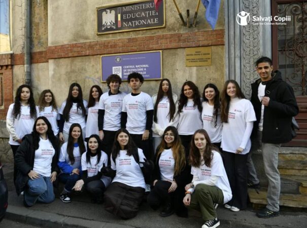 Elevii, cu sprijinul Organizației Salvați Copiii, au propus un nou Statut al Elevului la Ministerul Educației Elevii au propus un nou Statut al Elevului la Ministerul Educației, cerând drepturi suplimentare precum timp adecvat pentru odihnă ș