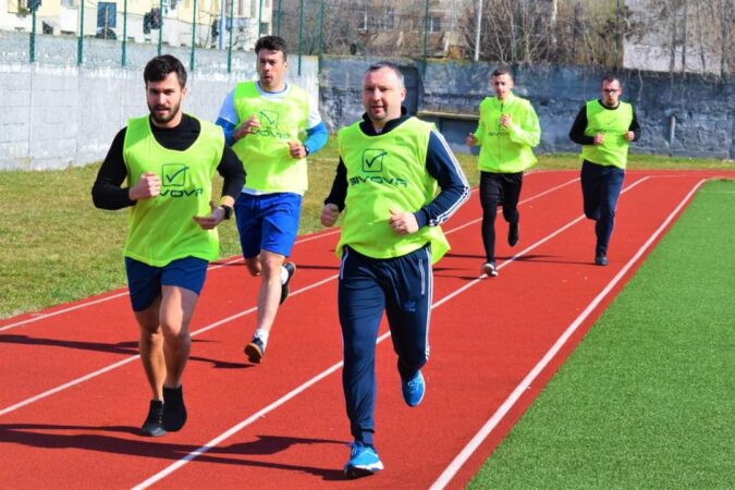 Arbitrii dâmbovițeni se pregătesc pentru reluarea competițiilor oficiale, urmând să fie examinați în perioada 17-18 februarie. 