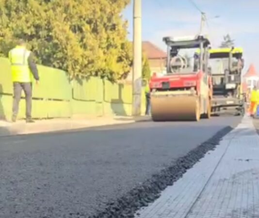 Primarul municipiului Târgoviște, Cristian Stan  anunță  că vremea bună  a  permis reluarea în forță a lucrărilor de reabilitare a infrastructurii rutiere din  municipiul Târgoviște. 