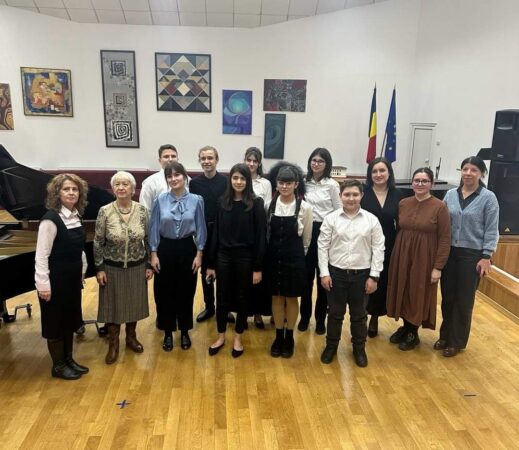 La sfârșitul  săptămânii trecute a avut loc  cea de-a III-a ediție a Concursului „Pasiunea mea, pianul",  organizat de Liceul de Arte