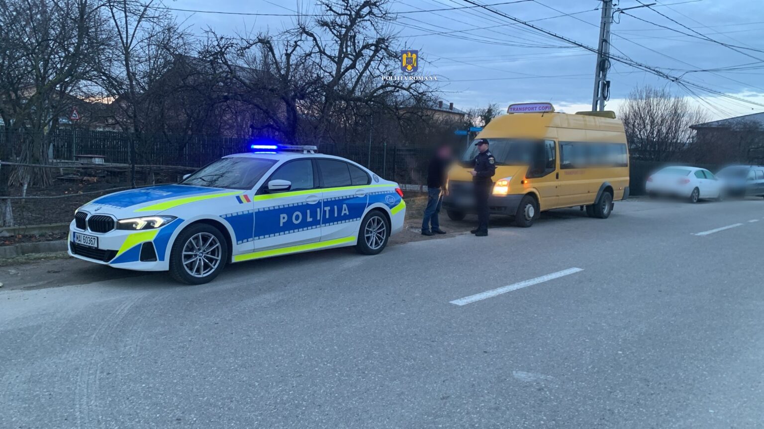 La sfârșitul săptămânii trecute, polițiștii de la rutieră au organizat o acțiune, pe raza întregului județ, pentru verificarea  legalității transportului școlar.