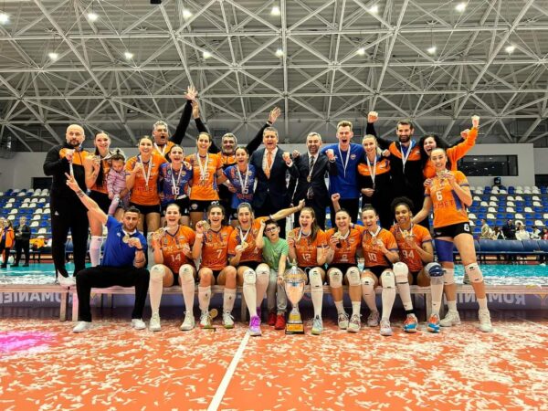 Nimeni nu le dădea nicio șansă!  Ei bine, nu doar că și-au jucat-o, au și câștigat-o!