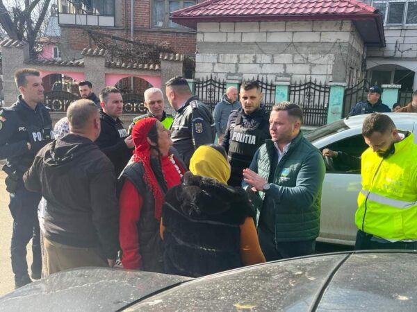 Descinderi în forță la Mătăsaru-Găești Descinderi la Mătăsaru: Vizați au fost 15 agenți economici, suspectați de evaziune fiscală și a incendieri ilegale de deșeurile.