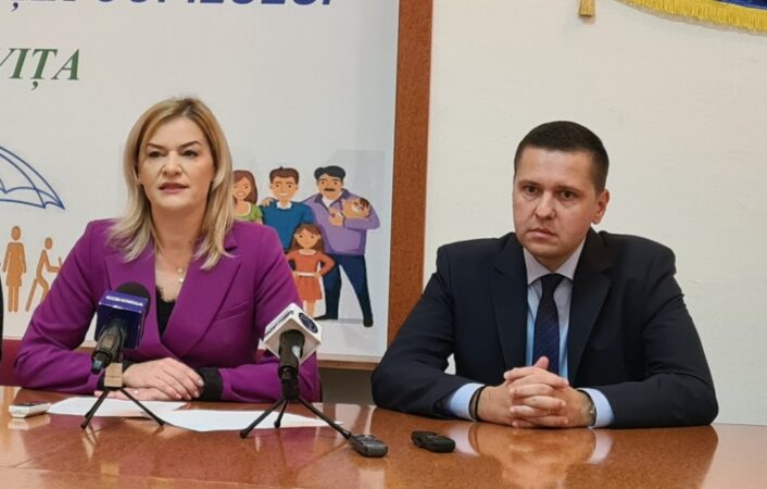 Pentru a evita aglomerația și statul la coadă, instituțiile publice din Dâmbovița caută cele mai eficiente măsuri.