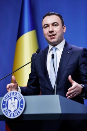 Drepturile online ale românilor vor fi protejate la fel ca drepturile din lumea fizică Începând cu data de 17 februarie a intat complet în vigoare Digital Services Act (DSA) - Actul legislativ privind serviciile digitale.