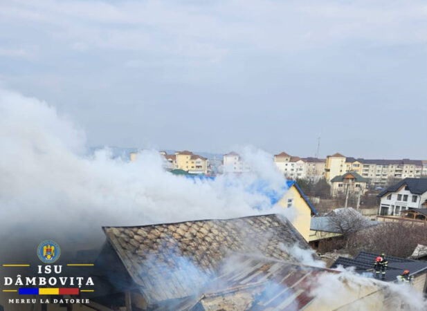 Duminică după-amiază  s-a dat alerta la 112, pompierii  au fost solicitați  să intervină pentru stingerea unui incendiu  în municipiul Târgoviște, Bulevardul Eroilor.