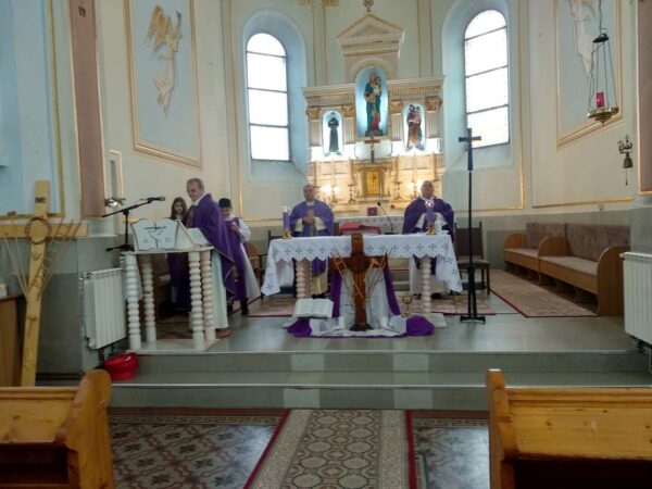  În acest an, diferența între cele două sărbători marcate de catolici și ortodocși este de peste o lună.