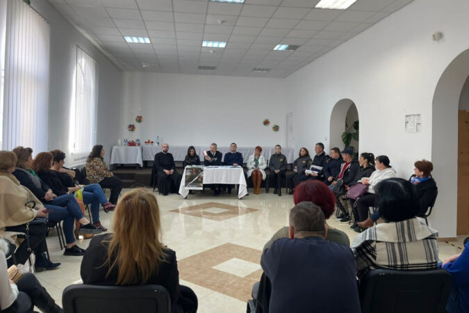 Jandarmii în cooperare cu polițiști, pompieri, reprezentanți ai Serviciului Județean Anticorupție Dâmbovița și Direcției Generale