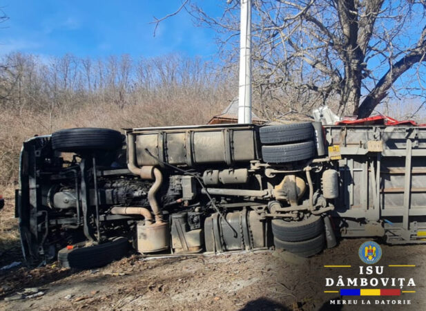 Miercuri de dimineață, polițiștii din cadrul Poliției Orașului Găești au fost sesizați cu privire la producerea unui accident rutier