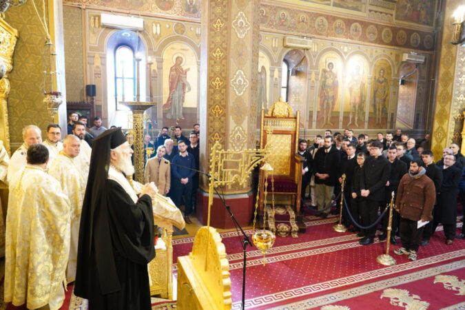 Cu prilejul sărbătorii Sfinților Trei Ierarhi, ocrotitorii învățământului teologic ortodox, Înaltpreasfințitul Părinte Arhiepiscop