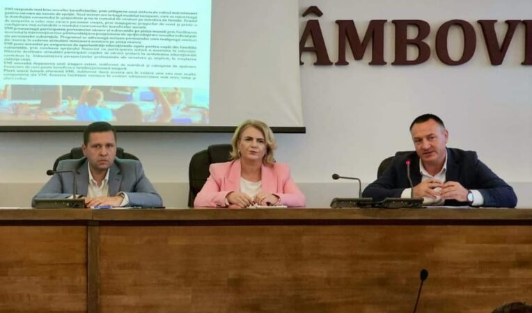 Potrivit datelor oficiale, 5360 de dâmbovițeni beneficiază de  Venitul Minim de Incluziune (VMI) care a intrat în vigoare la data de 1 ianuarie 2024 și înlocuiește ajutorul social.