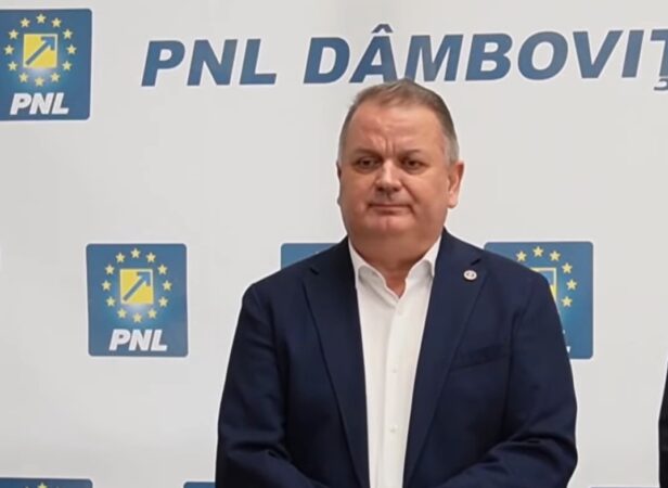 PNL Dâmbovița: La alegerile locale „va fi luptă grea” între PNL şi PSD în județul Dâmbovița Președintele PNL Dâmbovița, Virgil Guran a declarat într-o conferinţă de presă că după 2024 liberalii sunt "condamnaţi" să conducă în continuare România împreună cu PSD.