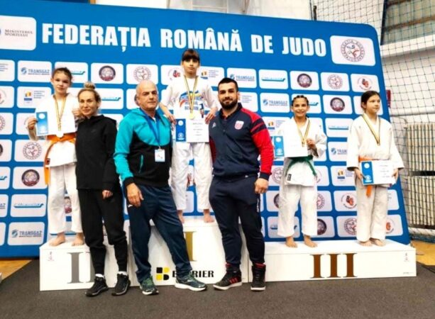 Comportare de excepție pentru Andrada Dinu la ediția din acest an a Campionatului Național de Judo U14, găzduit de orașul Bacău.