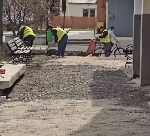 Primarul municipiului Târgoviște, Cristian Daniel Stan a anunțat ieri că s-a dat startul lucrărilor de reabilitare a trotuarelor de pe Calea București, zona blocurilor  "O".