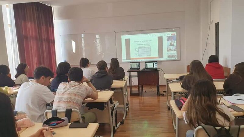 Ieri, 28.03.2024, în cadrul orei de dirigenție la clasa a X-a C, Liceul de Arte "Bălașa Doamna" din Târgoviște , specializarea arhitectură