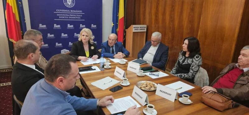 Prefectul județului Dâmbovița, Claudia Gilia a condus lucrările ședinței Comitetului Consultativ de Dialog Civic pentru problemele persoanelor vârstnice A avut loc ședința Comitetului Consultativ de Dialog Civic Dâmbovița pentru problemele persoanelor vârstnice