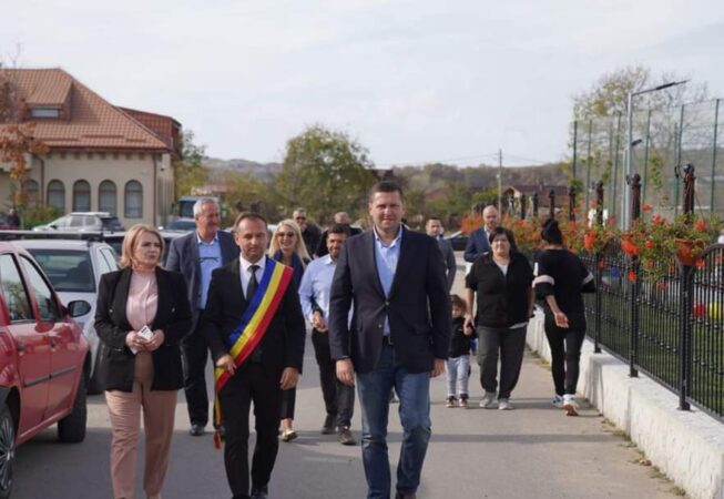 Primarul Cozmin Petruț Stana și echipa de consilieri locali  au reușit să aducă un suflu nou în comuna Doicești!